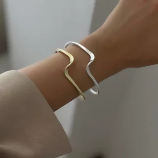 دستبند و بنگل